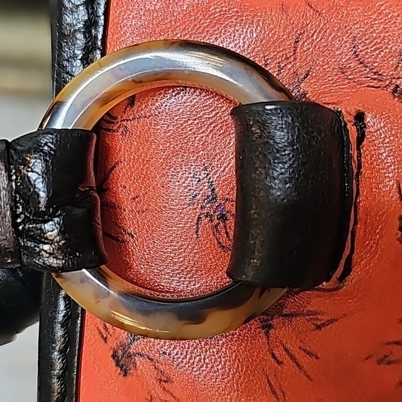 Painting Leather Red and Black Hand Bag from Jeon - Picture 4 of 11